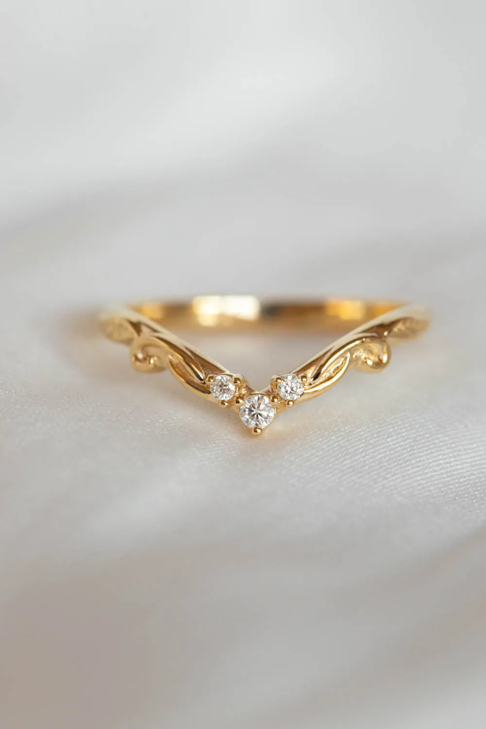 Adelina | bridal ring set for pear cut gemstone, version 2