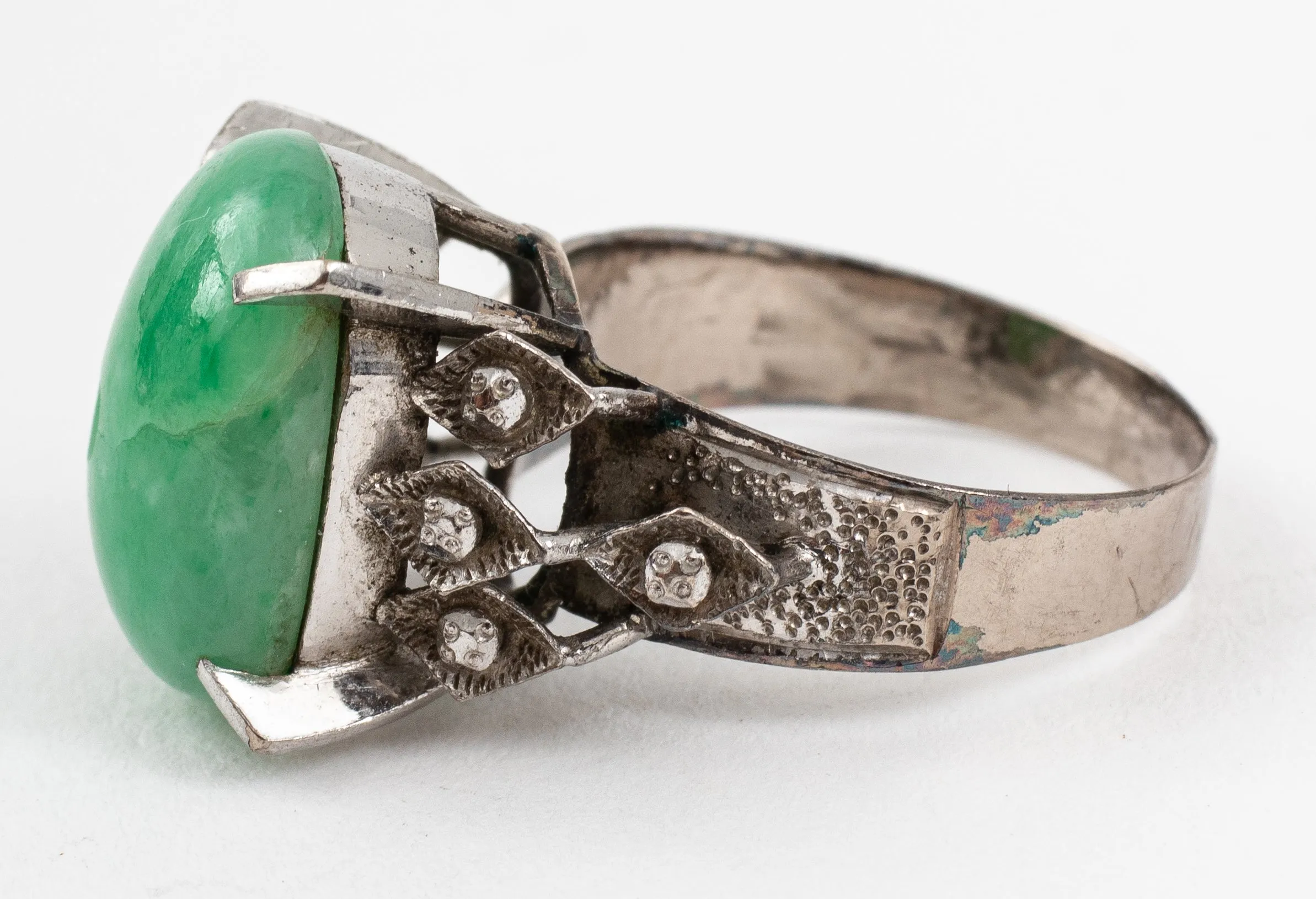 Mid-Century Modern 10K White Gold Oval Jade Ring